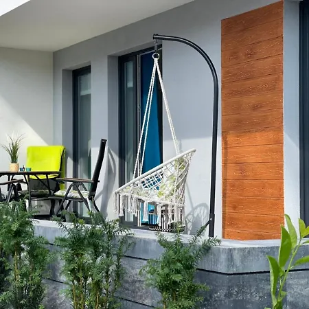 Baltic A8 アパート ポビエロボ